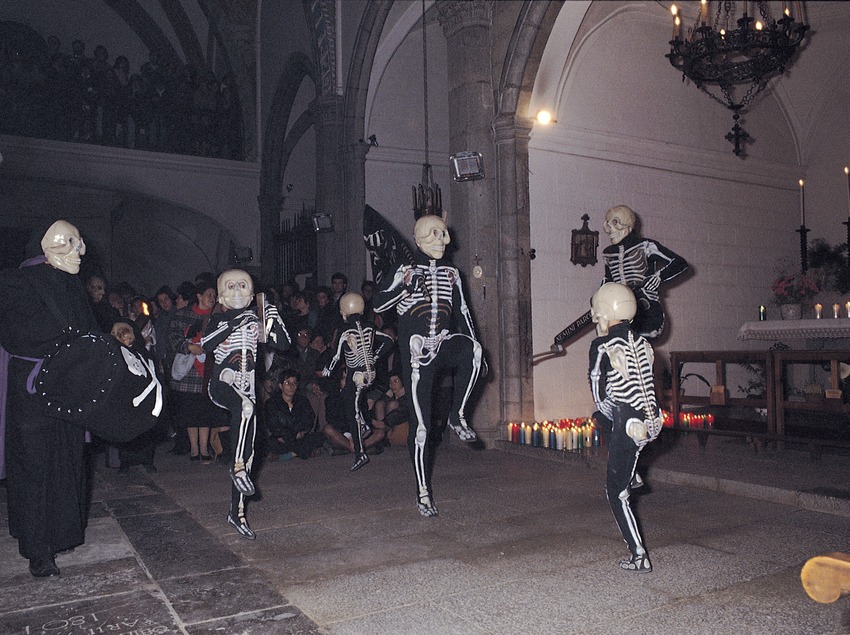 cultura de la danza en semana santa - Danza de la muerte en España